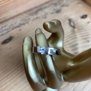 CUTE CZ RING SET IN SILVER TONE BAND